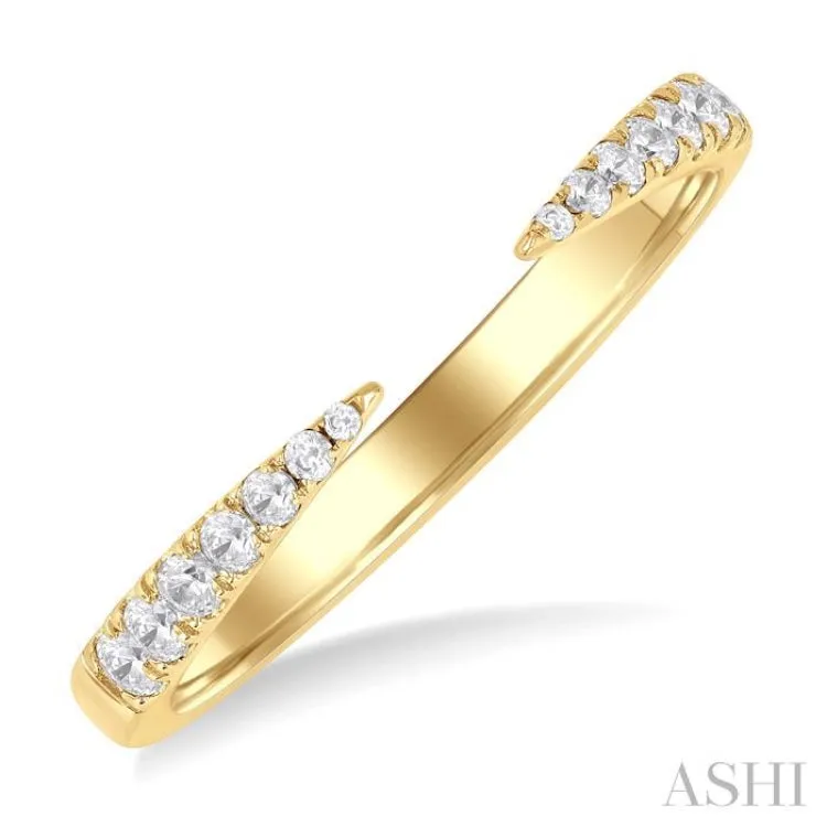 1/5 Ctw Graduated Round Cut Diamond Claw Open Fashion Ring in 10K Yellow Gold