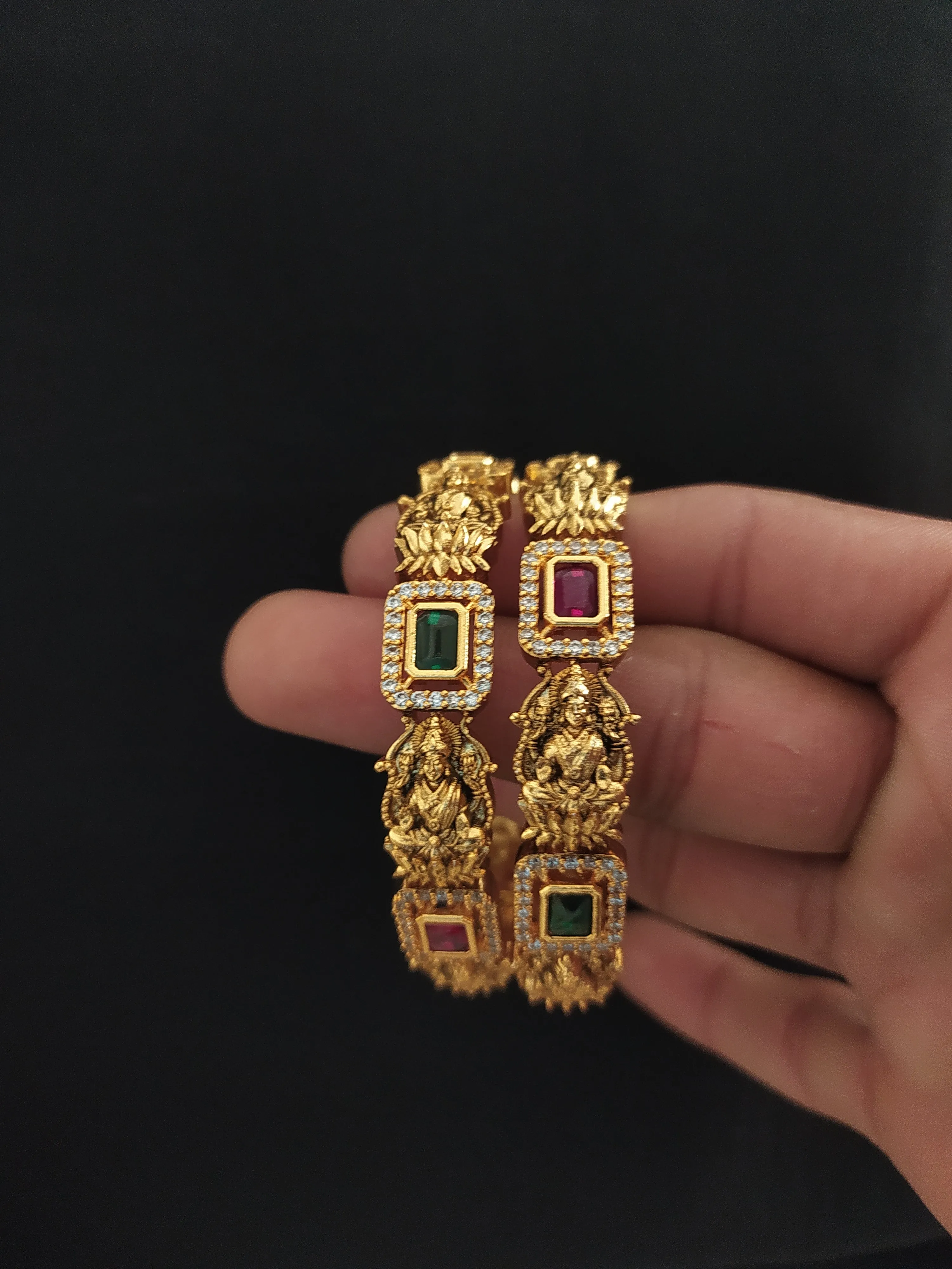 Divine Elegance on Your Wrist: The Goddess Lakshmi Ji Kemp Stone Antique Bangle