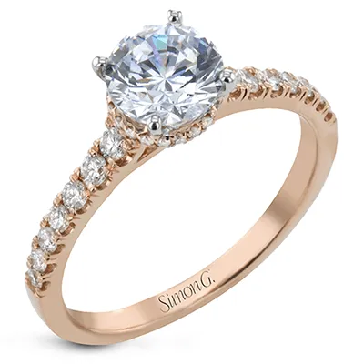 Engagement Ring in 18k Gold with Diamonds