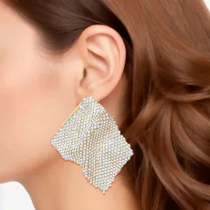 Exquisite Gold Wave Stud Earrings Trending for Radiant Style