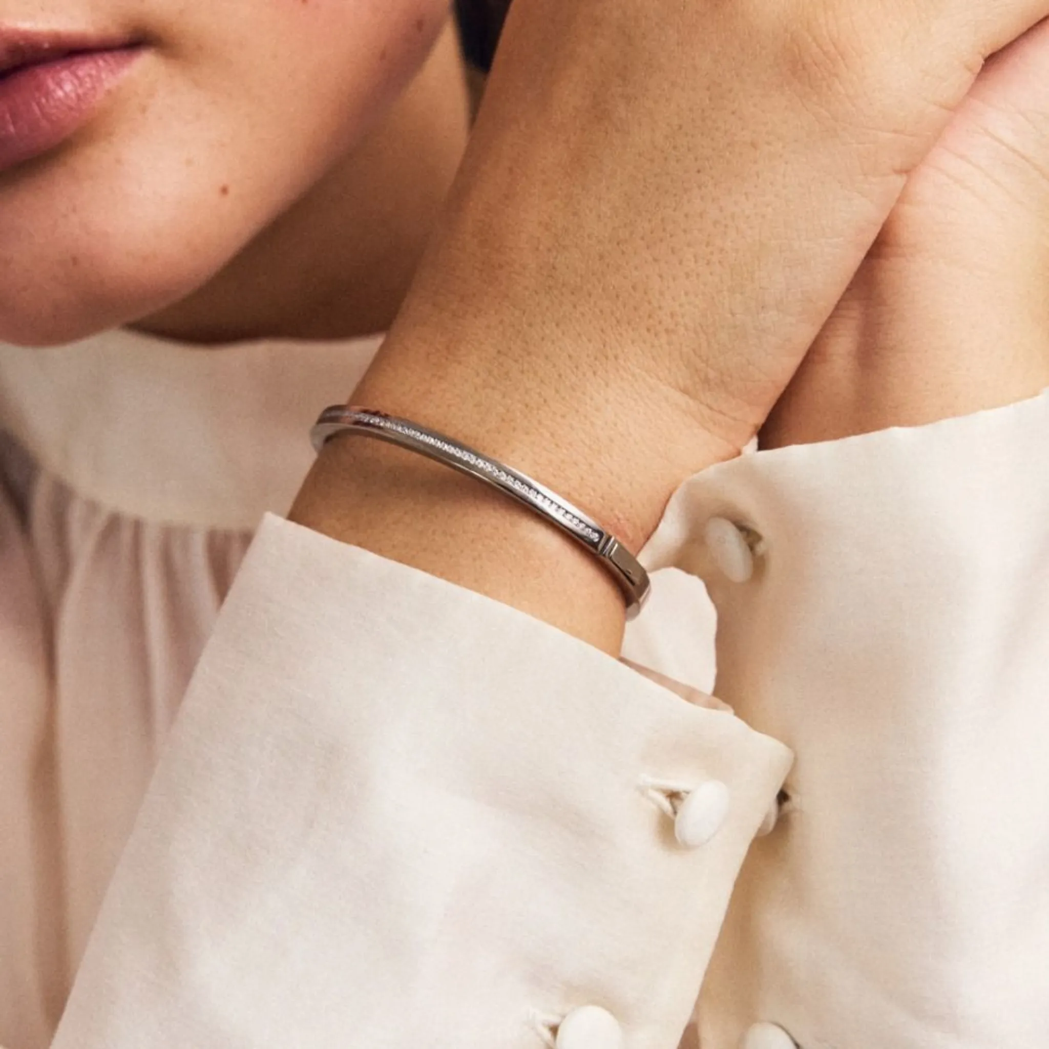 Josefin Bangle Steel