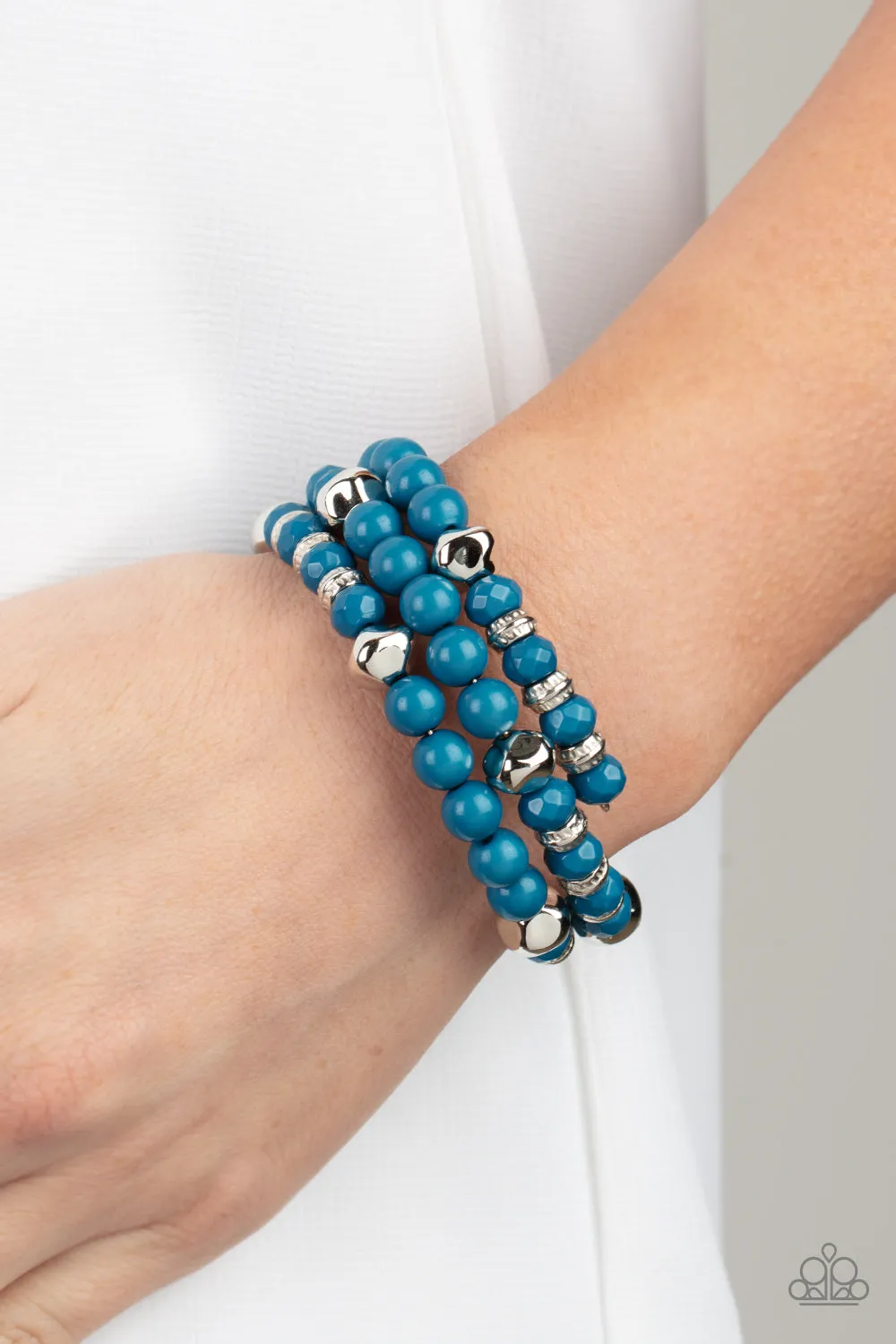 PAPARAZZI Vibrant Verve - Blue BRACELETS